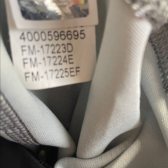 The North Face FlashDry Cropped Leggings L Black Gray Floral Print Activewear - Picture 11 of 12